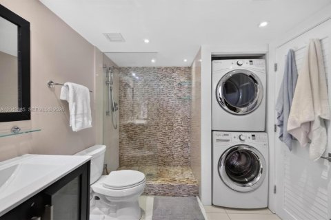 Condominio en venta en Miami Beach, Florida, 1 dormitorio, 61.97 m2 № 2248648 - foto 10