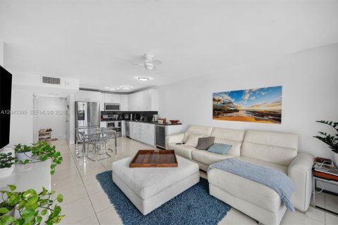 Condominio en venta en Miami Beach, Florida, 1 dormitorio, 61.97 m2 № 2248648 - foto 6