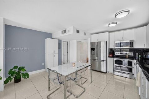 Condominio en venta en Miami Beach, Florida, 1 dormitorio, 61.97 m2 № 2248648 - foto 9