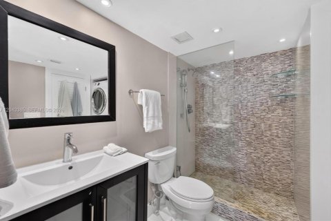 Condominio en venta en Miami Beach, Florida, 1 dormitorio, 61.97 m2 № 2248648 - foto 11