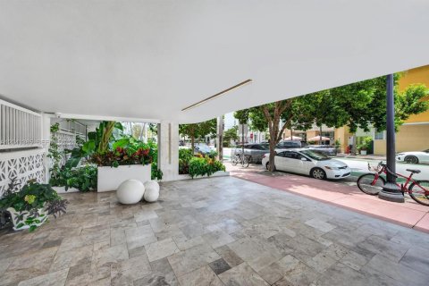Condominio en venta en Miami Beach, Florida, 1 dormitorio, 61.97 m2 № 2248648 - foto 18
