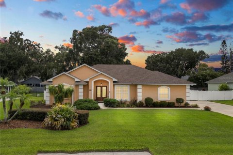 Villa ou maison à Winter Haven, Floride 4 chambres, 260.68 m2 № 2324179