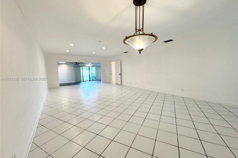 Condominio en venta en Hollywood, Florida, 3 dormitorios, 187.66 m2 № 1988654 - foto 21