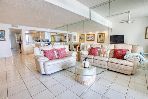 Copropriété à vendre à Pompano Beach, Floride: 2 chambres, 188.68 m2 № 2084397 - photo 12