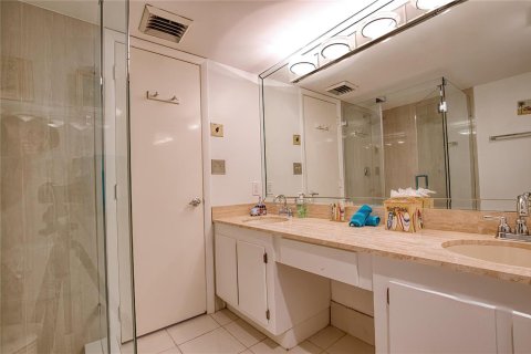 Copropriété à vendre à Pompano Beach, Floride: 2 chambres, 188.68 m2 № 2084397 - photo 25