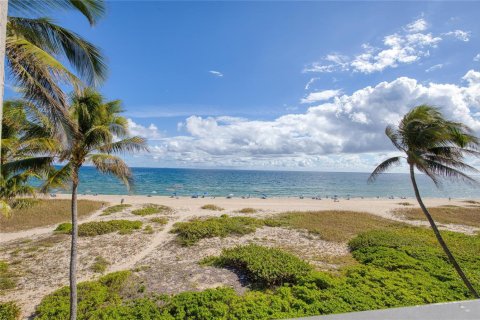 Condo à Pompano Beach, Floride, 2 chambres  № 2084397