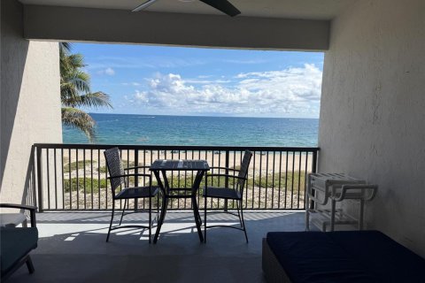 Copropriété à vendre à Pompano Beach, Floride: 2 chambres, 188.68 m2 № 2084397 - photo 2