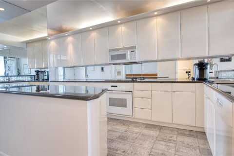 Copropriété à vendre à Pompano Beach, Floride: 2 chambres, 188.68 m2 № 2084397 - photo 6