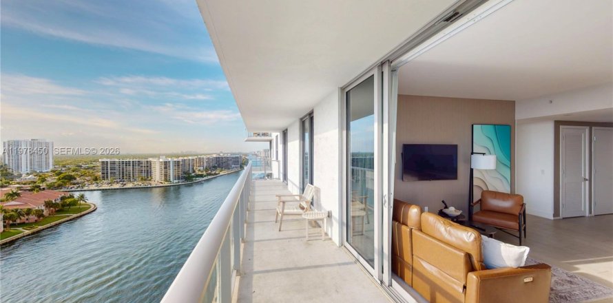 Condominio en Hollywood, Florida, 3 dormitorios  № 2044529