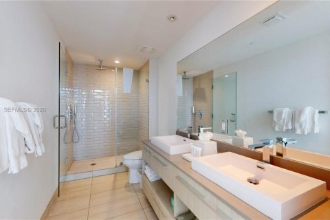 Condominio en venta en Hollywood, Florida, 3 dormitorios, 104.89 m2 № 2044529 - foto 18