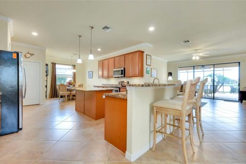 House in Venice, Florida 4 bedrooms, 209.4 sq.m. № 1557044 - photo 15