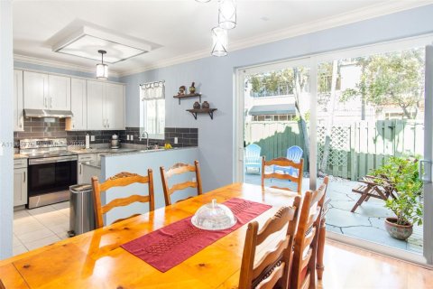 Townhouse in Miami, Florida 3 bedrooms, 134.89 sq.m. № 2032464 - photo 15