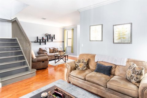 Townhouse in Miami, Florida 3 bedrooms, 134.89 sq.m. № 2032464 - photo 5