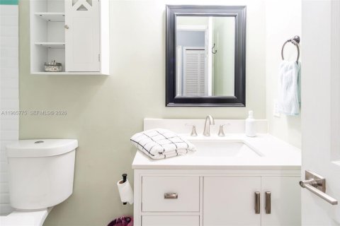 Townhouse in Miami, Florida 3 bedrooms, 134.89 sq.m. № 2032464 - photo 29