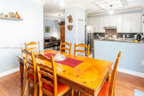 Townhouse in Miami, Florida 3 bedrooms, 134.89 sq.m. № 2032464 - photo 22