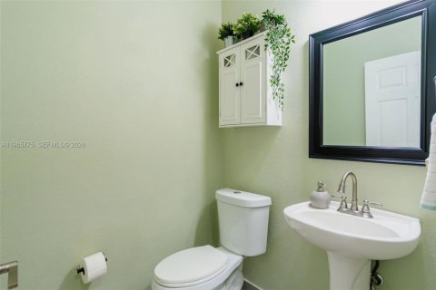 Townhouse in Miami, Florida 3 bedrooms, 134.89 sq.m. № 2032464 - photo 14