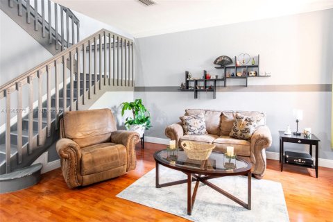 Townhouse in Miami, Florida 3 bedrooms, 134.89 sq.m. № 2032464 - photo 9
