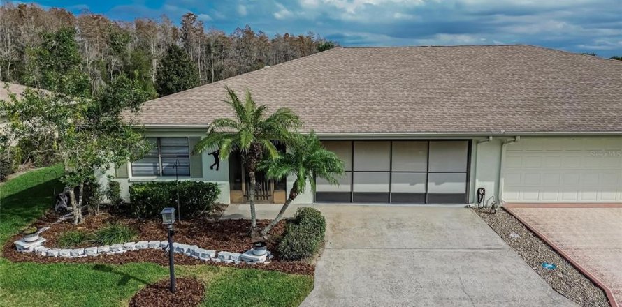 Condominio en Sun City Center, Florida, 2 dormitorios № 2095168