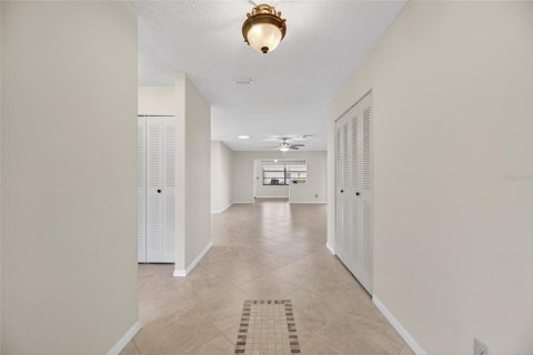 Condominio en venta en Sun City Center, Florida, 2 dormitorios, 130.34 m2 № 2095168 - foto 5