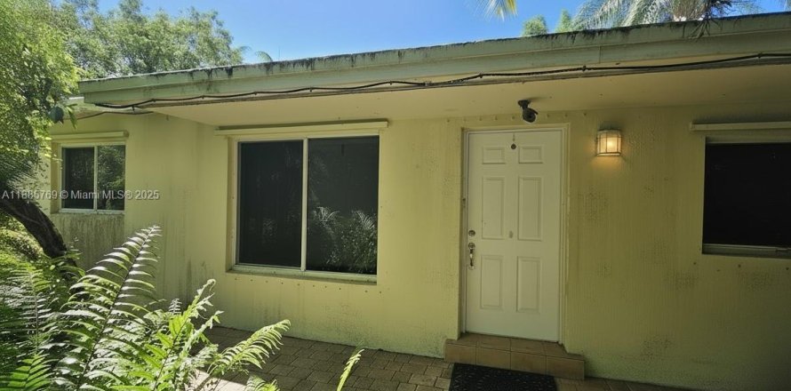 Casa en Davie, Florida 3 dormitorios, 200.67 m2 № 1949039