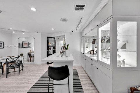 House in Miami, Florida 159.61 sq.m. № 2052815 - photo 6