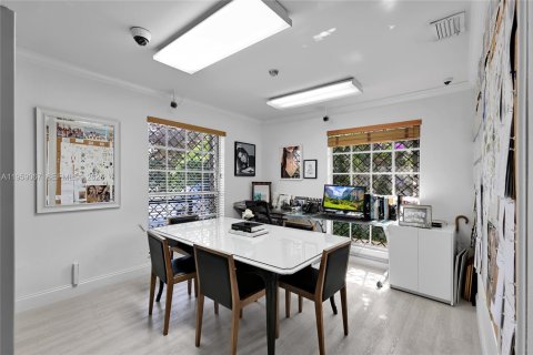 House in Miami, Florida 159.61 sq.m. № 2052815 - photo 17