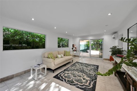 House in Miami, Florida 159.61 sq.m. № 2052815 - photo 16
