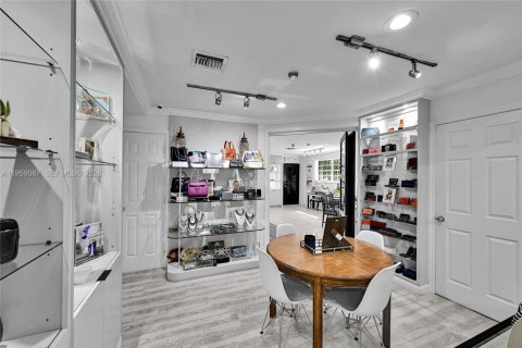 House in Miami, Florida 159.61 sq.m. № 2052815 - photo 12