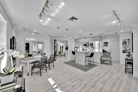 House in Miami, Florida 159.61 sq.m. № 2052815 - photo 9