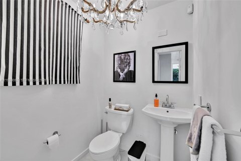 House in Miami, Florida 159.61 sq.m. № 2052815 - photo 26