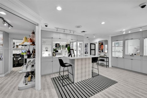 House in Miami, Florida 159.61 sq.m. № 2052815 - photo 4