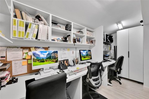 House in Miami, Florida 159.61 sq.m. № 2052815 - photo 18