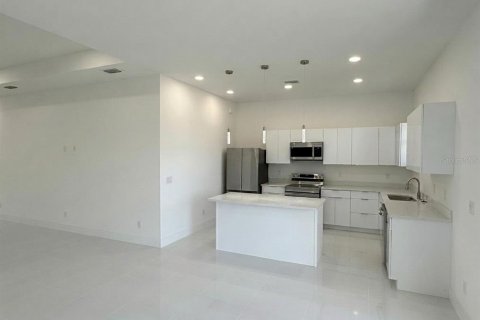Villa ou maison à vendre à Cape Coral, Floride: 4 chambres, 176.89 m2 № 2221735 - photo 23