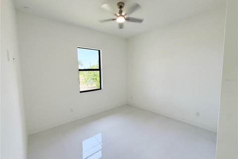Villa ou maison à vendre à Cape Coral, Floride: 4 chambres, 176.89 m2 № 2221735 - photo 25