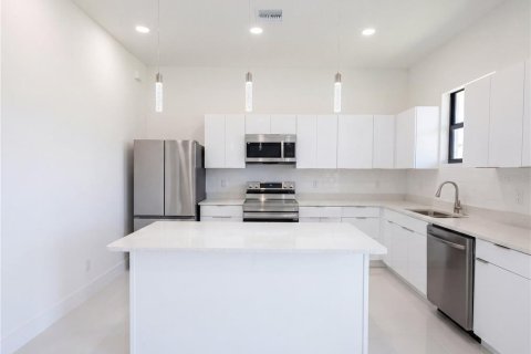 Villa ou maison à vendre à Cape Coral, Floride: 4 chambres, 176.89 m2 № 2221735 - photo 21