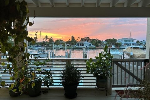 Condominio en venta en Saint Petersburg, Florida, 2 dormitorios, 105.44 m2 № 1734621 - foto 3