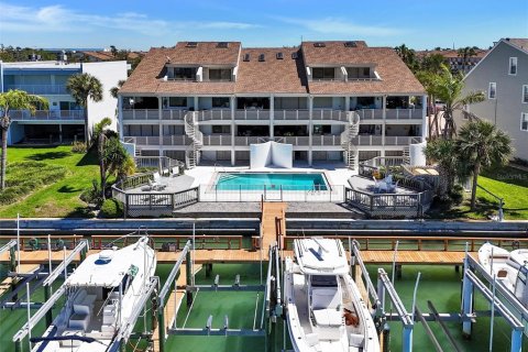 Condominio en venta en Saint Petersburg, Florida, 2 dormitorios, 105.44 m2 № 1734621 - foto 1