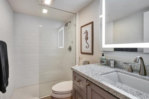 Condominio en venta en Saint Petersburg, Florida, 2 dormitorios, 105.44 m2 № 1734621 - foto 18