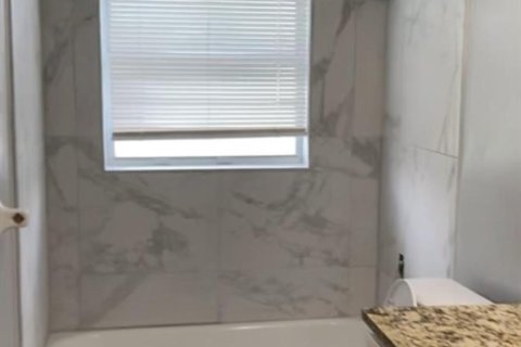 Immobilier commercial à vendre à St. Lucie, Floride: 238.29 m2 № 2191085 - photo 4