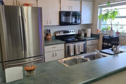 House in Orlando, Florida 2 bedrooms, 92.62 sq.m. № 1853440 - photo 6