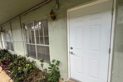 Copropriété à louer à Miami, Floride: 1 chambre, 45.52 m2 № 2056800 - photo 5