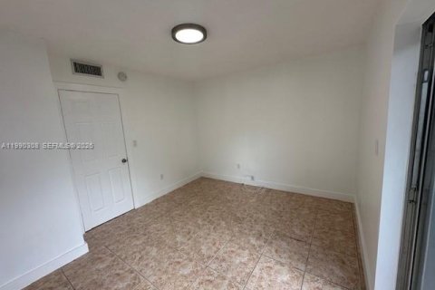 Copropriété à louer à Miami, Floride: 1 chambre, 45.52 m2 № 2056800 - photo 10