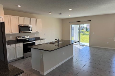 Villa ou maison à louer à Bradenton, Floride: 5 chambres, 240.99 m2 № 2419791 - photo 3