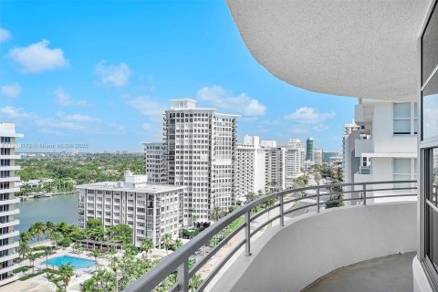 Copropriété à louer à Miami Beach, Floride: 2 chambres, 97.27 m2 № 1966409 - photo 23