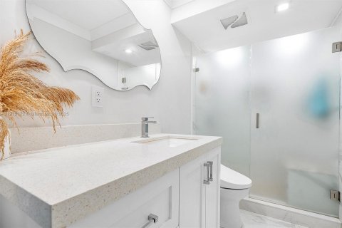 Copropriété à louer à Miami Beach, Floride: 2 chambres, 97.27 m2 № 1966409 - photo 19