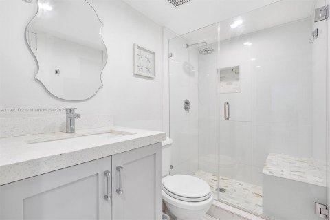 Copropriété à louer à Miami Beach, Floride: 2 chambres, 97.27 m2 № 1966409 - photo 24