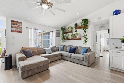 Villa ou maison à vendre à Port St. Lucie, Floride: 3 chambres, 127.46 m2 № 2085439 - photo 23