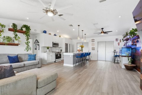 Villa ou maison à vendre à Port St. Lucie, Floride: 3 chambres, 127.46 m2 № 2085439 - photo 21