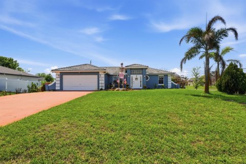 Villa ou maison à vendre à Port St. Lucie, Floride: 3 chambres, 127.46 m2 № 2085439 - photo 3