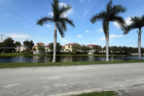 Condo in North Miami Beach, Florida, 1 bedroom  № 1968880 - photo 5